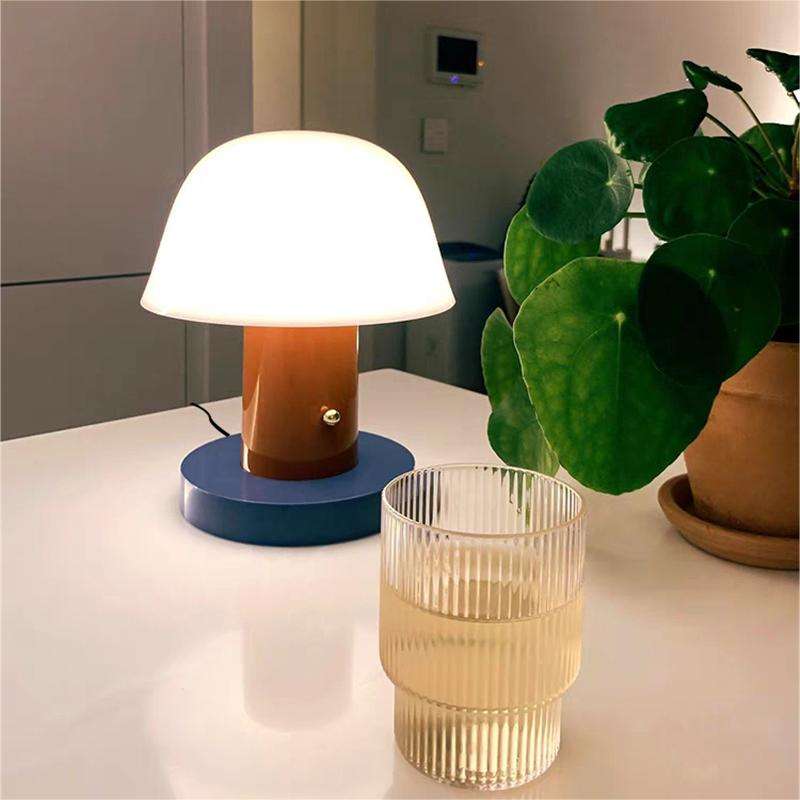 FungiGlow – Svampinspirerad Lampa för En Lekfull Atmosfär
