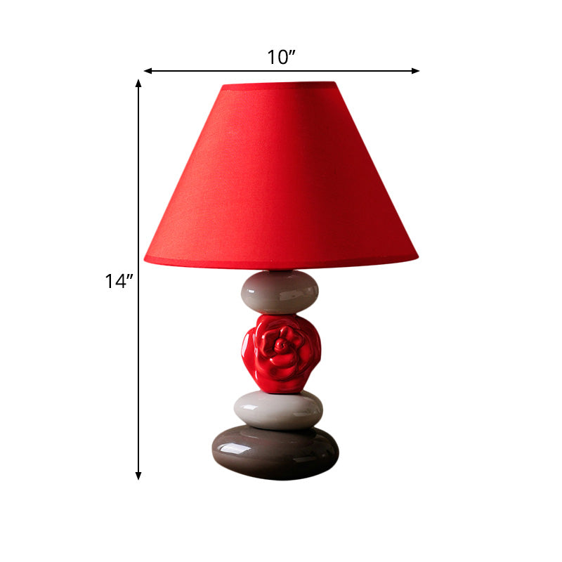 SkärmLjus – Bordslampa med elegant avsmalnande tygskärm