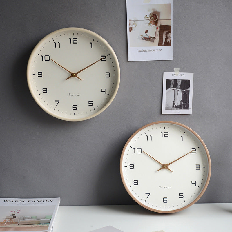 TräLuxe – Minimalistisk Väggklocka i Trä