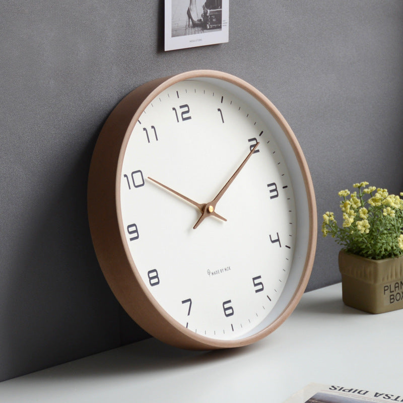 TräLuxe – Minimalistisk Väggklocka i Trä