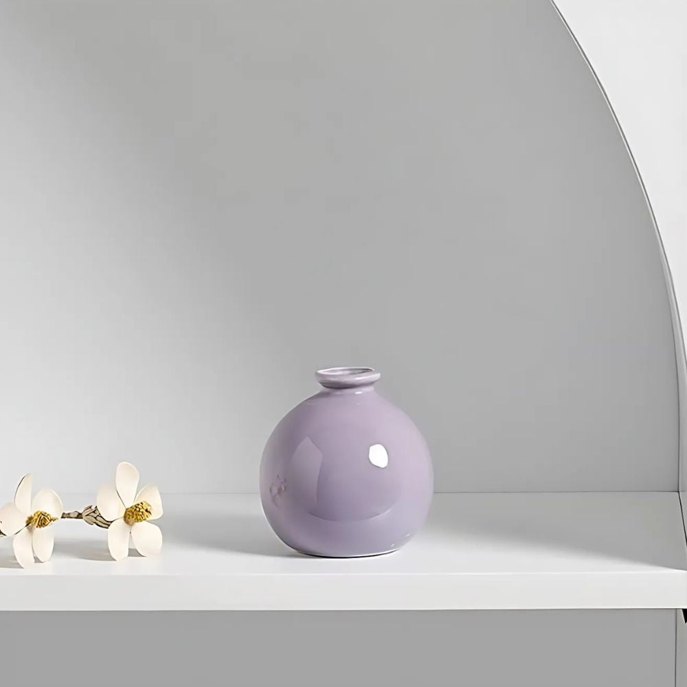 PoutChic – Modern Skulpterad Vase med Elegant Design