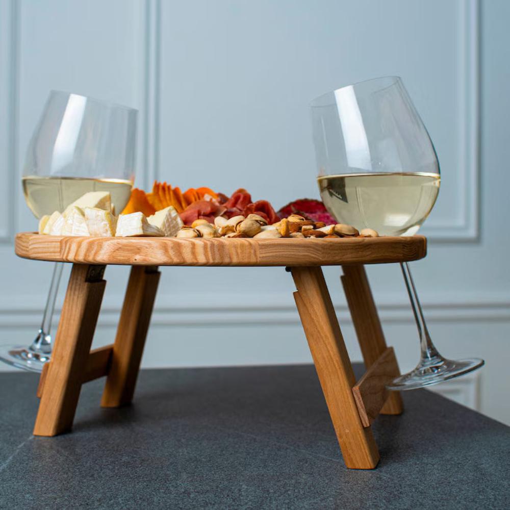 Fällbart Träbord för Picknick & Vin – Portabel Serveringsbricka med Glasfästen