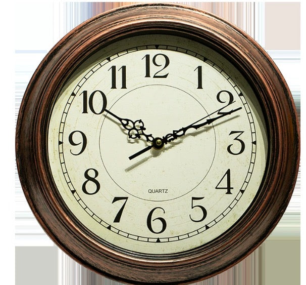 TimelessBrown – Vintage Väggklocka i Brun