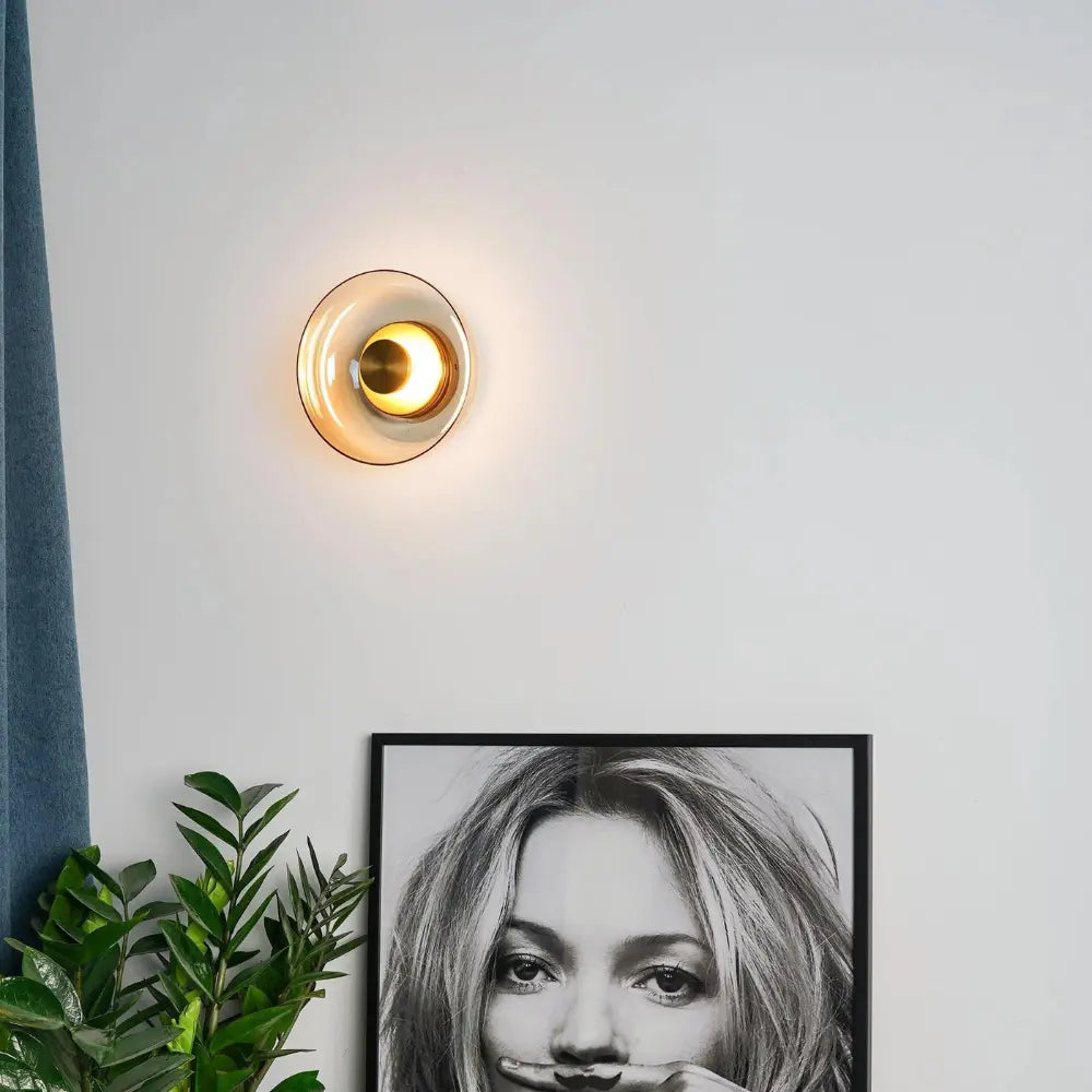 LuminousGlow – Vägglampa för modern elegans