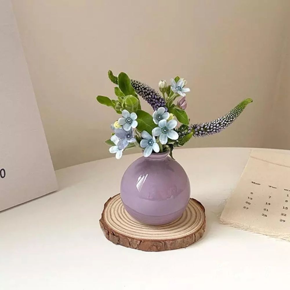 PoutChic – Modern Skulpterad Vase med Elegant Design