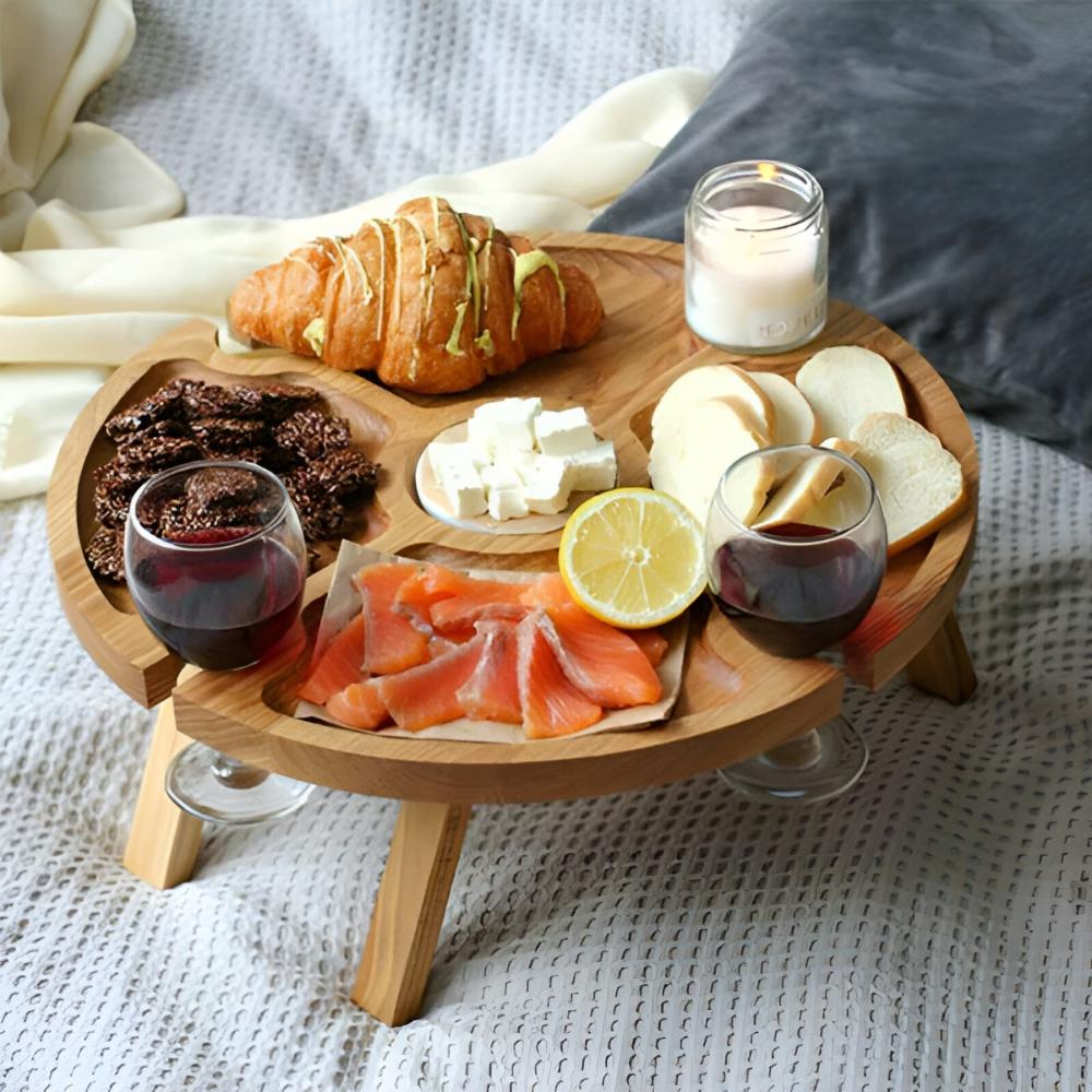 Fällbart Träbord för Picknick & Vin – Portabel Serveringsbricka med Glasfästen