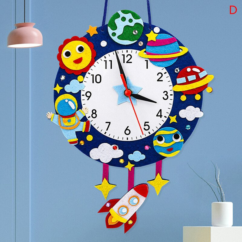 CosmicTime – Graciös Väggklocka med Universell Design
