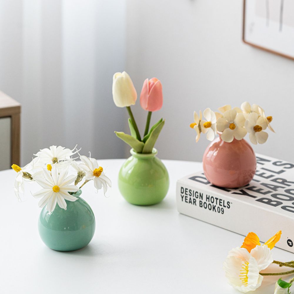 PoutChic – Modern Skulpterad Vase med Elegant Design