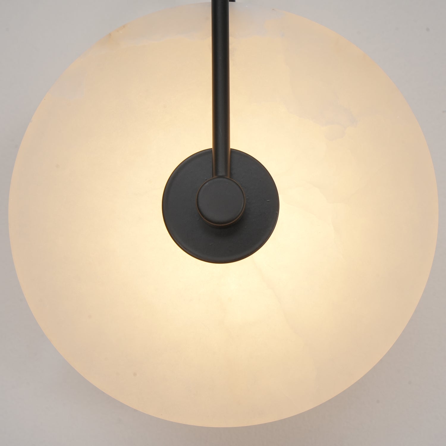 AlbaStone LED – Vägglampa med elegant naturdesign