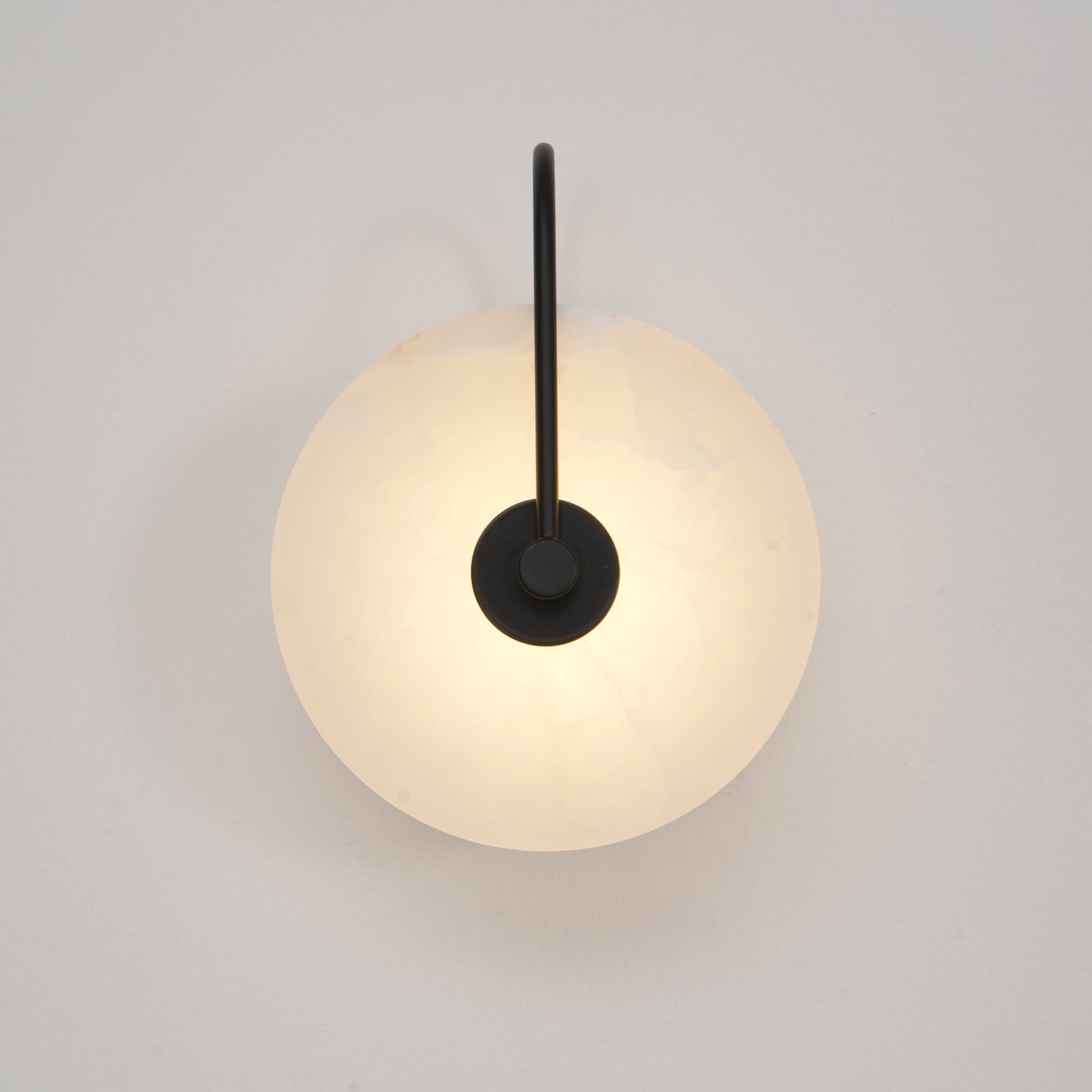 AlbaStone LED – Vägglampa med elegant naturdesign