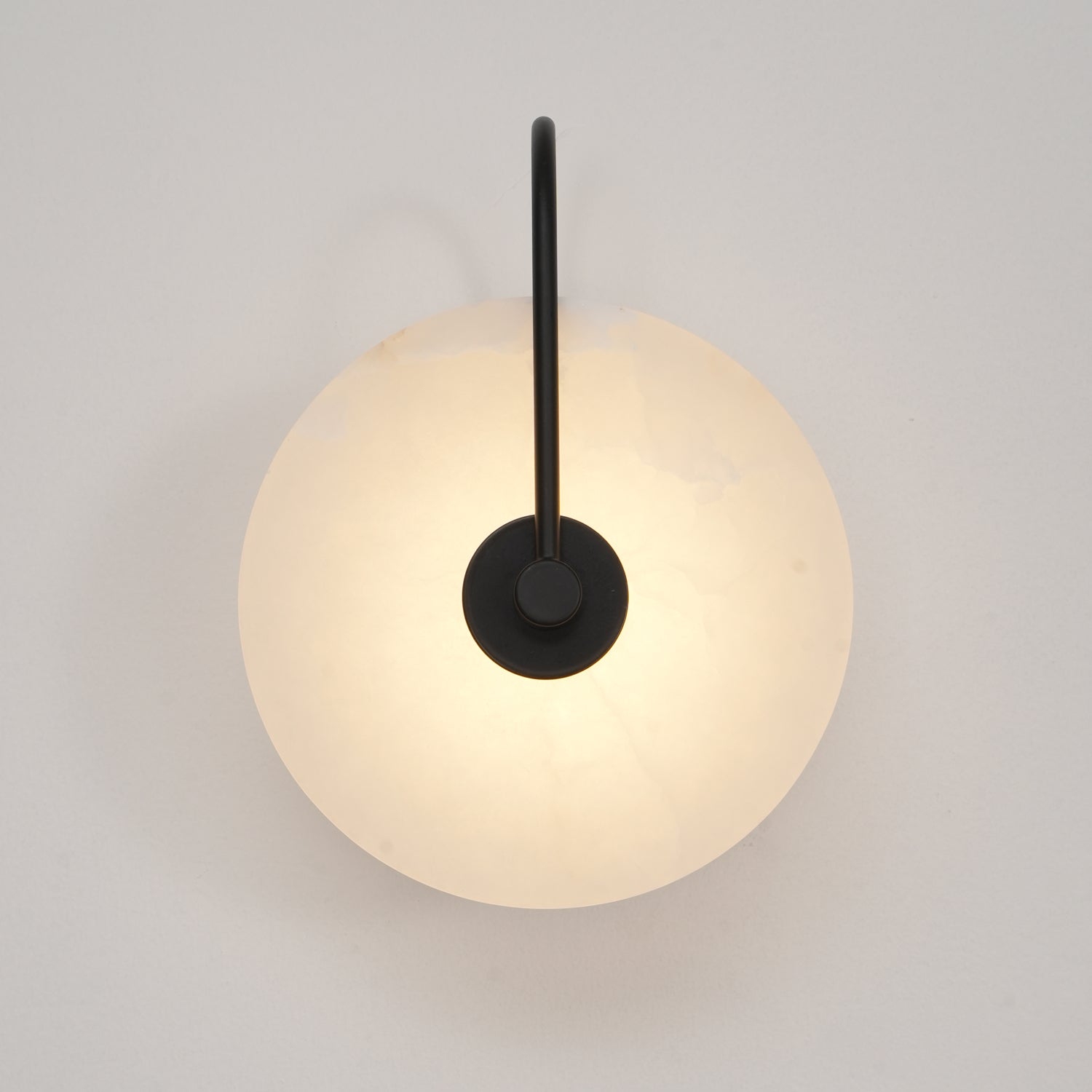 AlbaStone LED – Vägglampa med elegant naturdesign