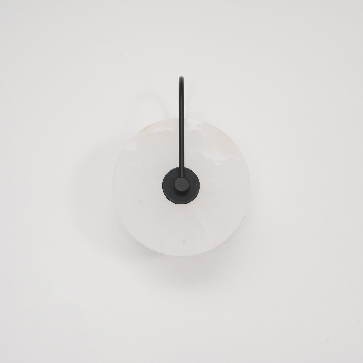 AlbaStone LED – Vägglampa med elegant naturdesign