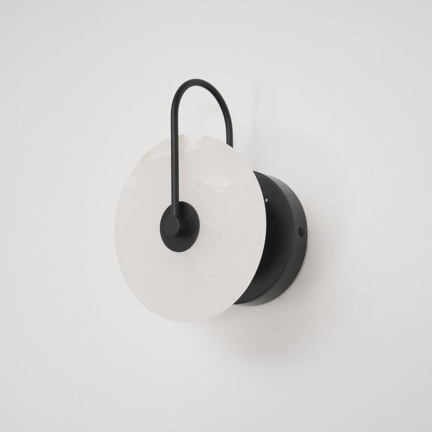 AlbaStone LED – Vägglampa med elegant naturdesign