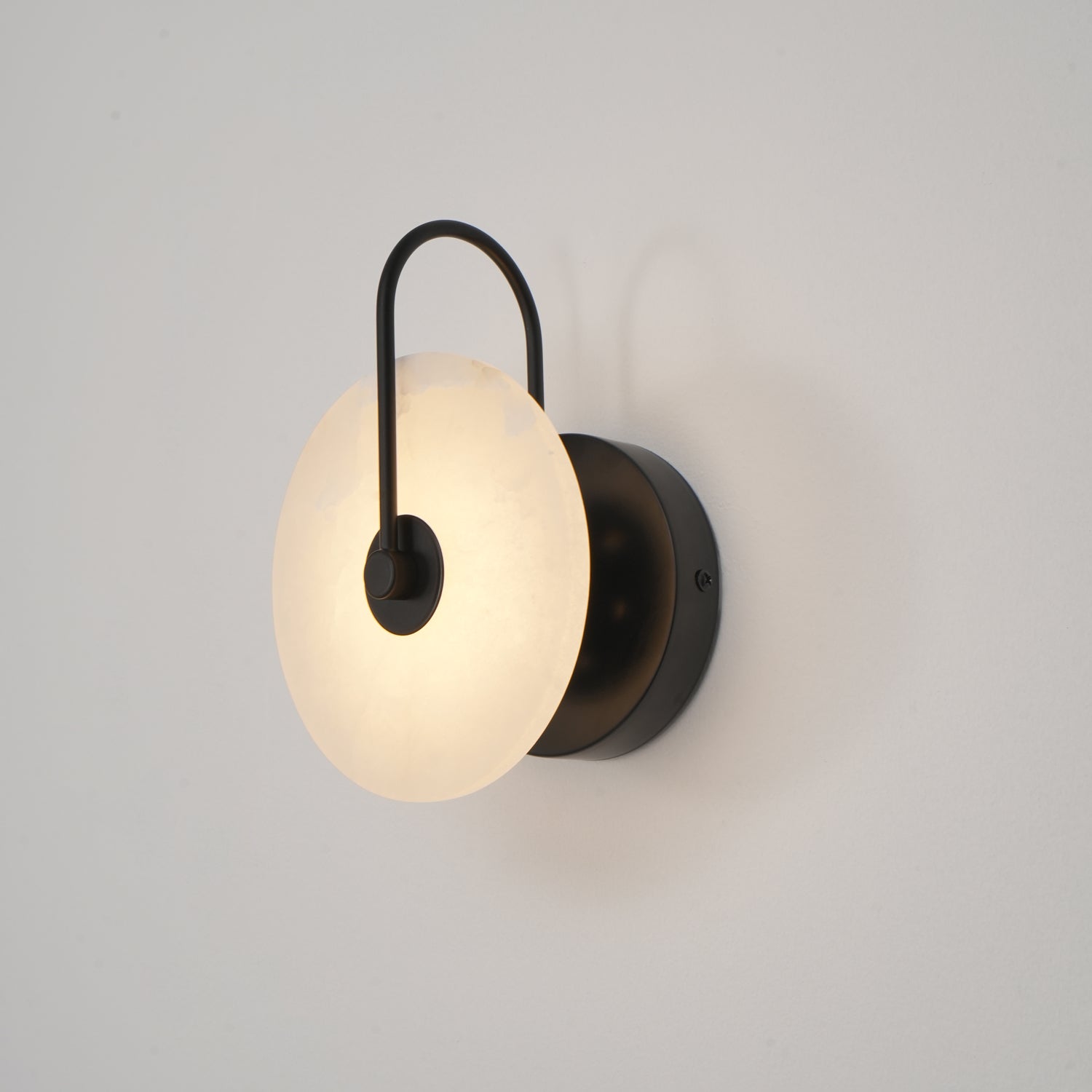 AlbaStone LED – Vägglampa med elegant naturdesign