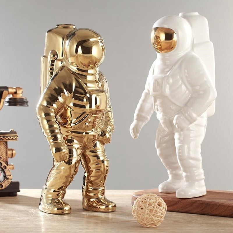 Guld Astronaut Keramikvas | Dekorativ och futuristisk design