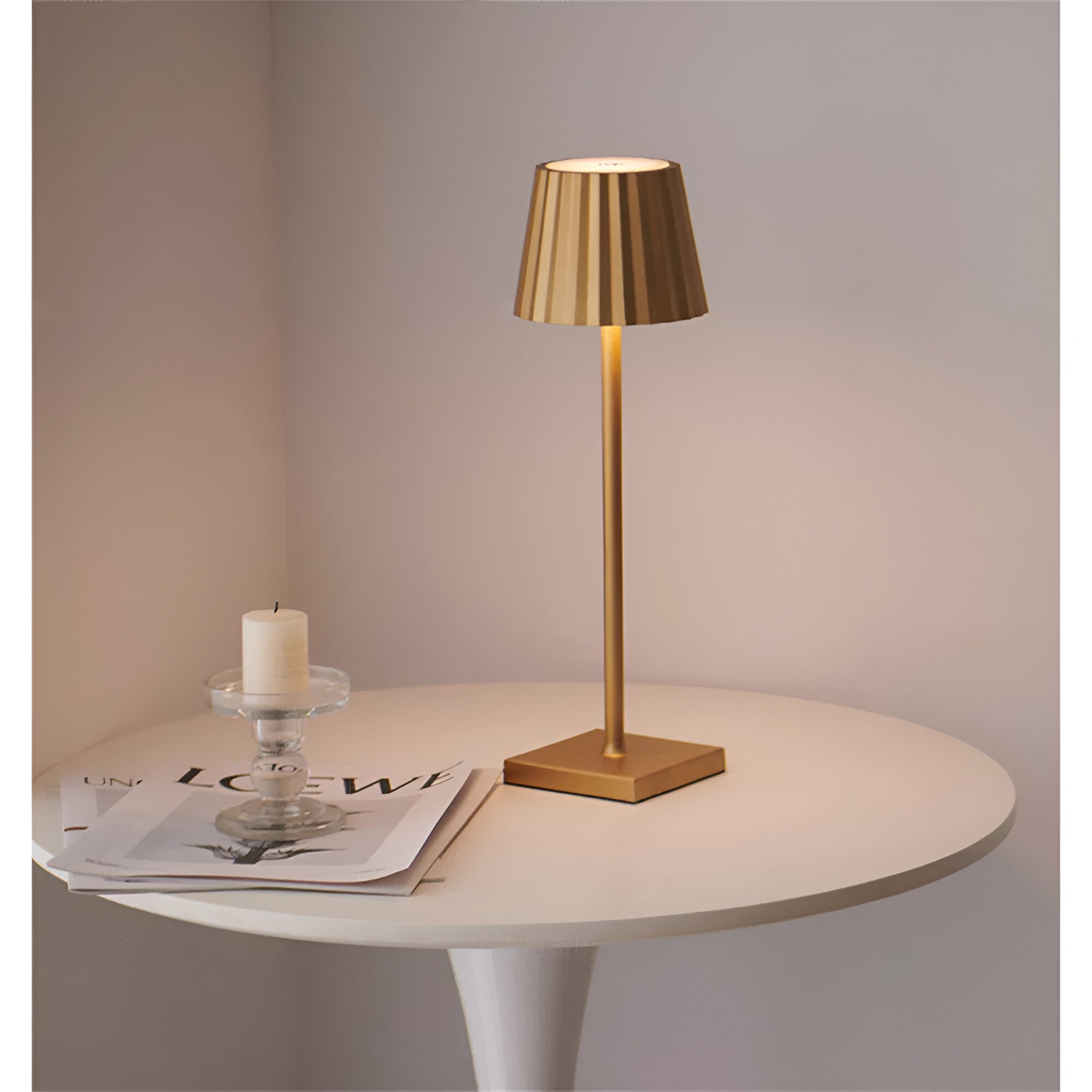 LumiGlow – Trådlös LED-Bordslampa med Justerbar Belysning