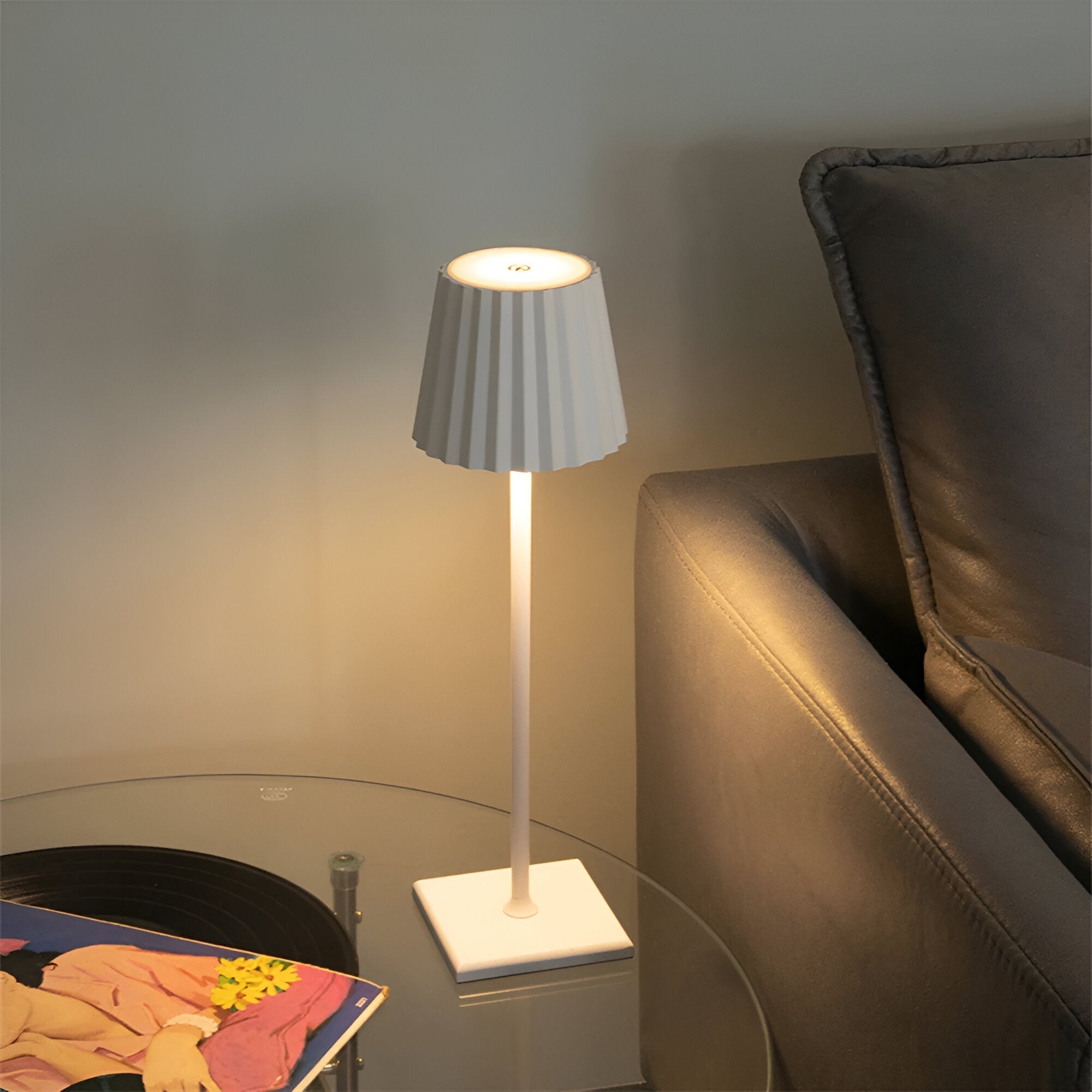 LumiGlow – Trådlös LED-Bordslampa med Justerbar Belysning
