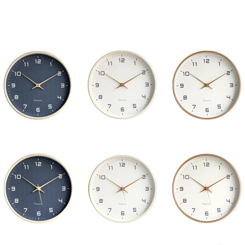 TräLuxe – Minimalistisk Väggklocka i Trä