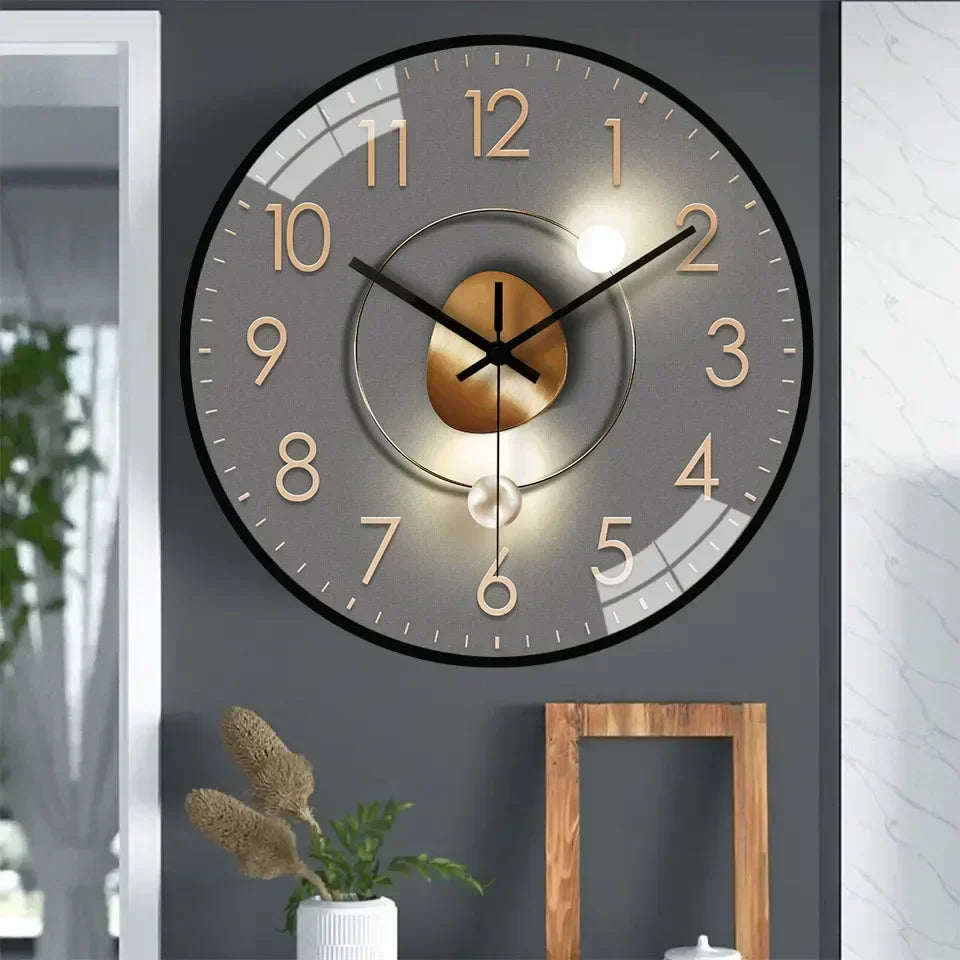 QuietTime – Digital Väggklocka med Klassisk Design