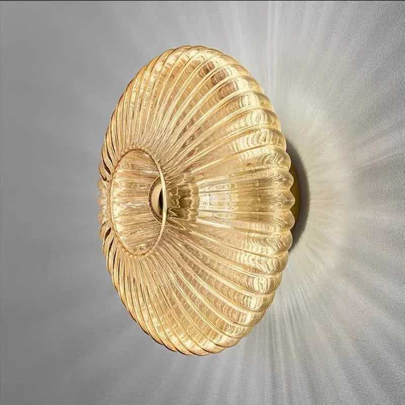 GlassAura – Elegant Vägglampa i Glas