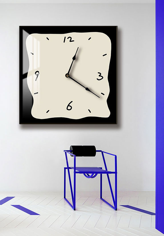 MetalForm Väggklocka | Stilren design i robust metall