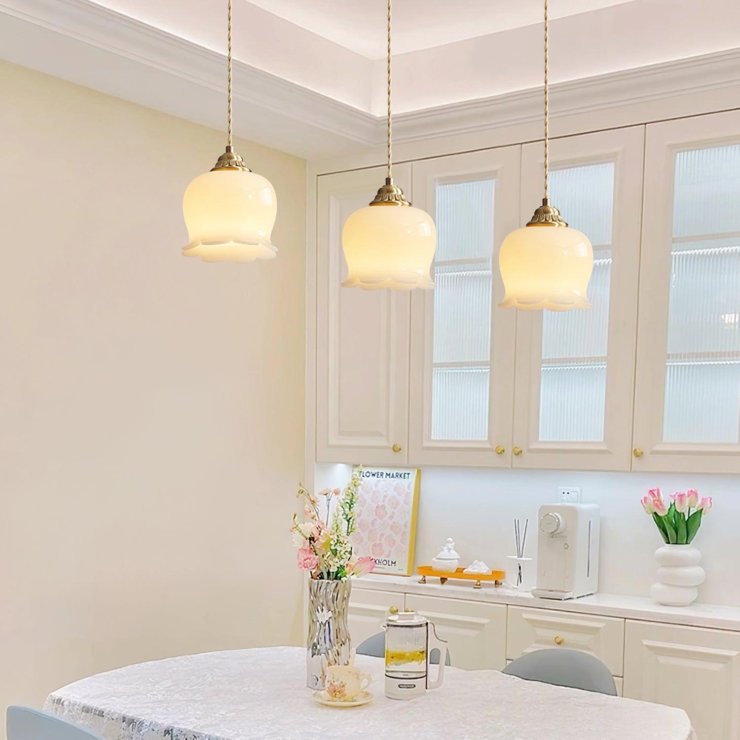 Floria – Blominspirerad Pendellampa