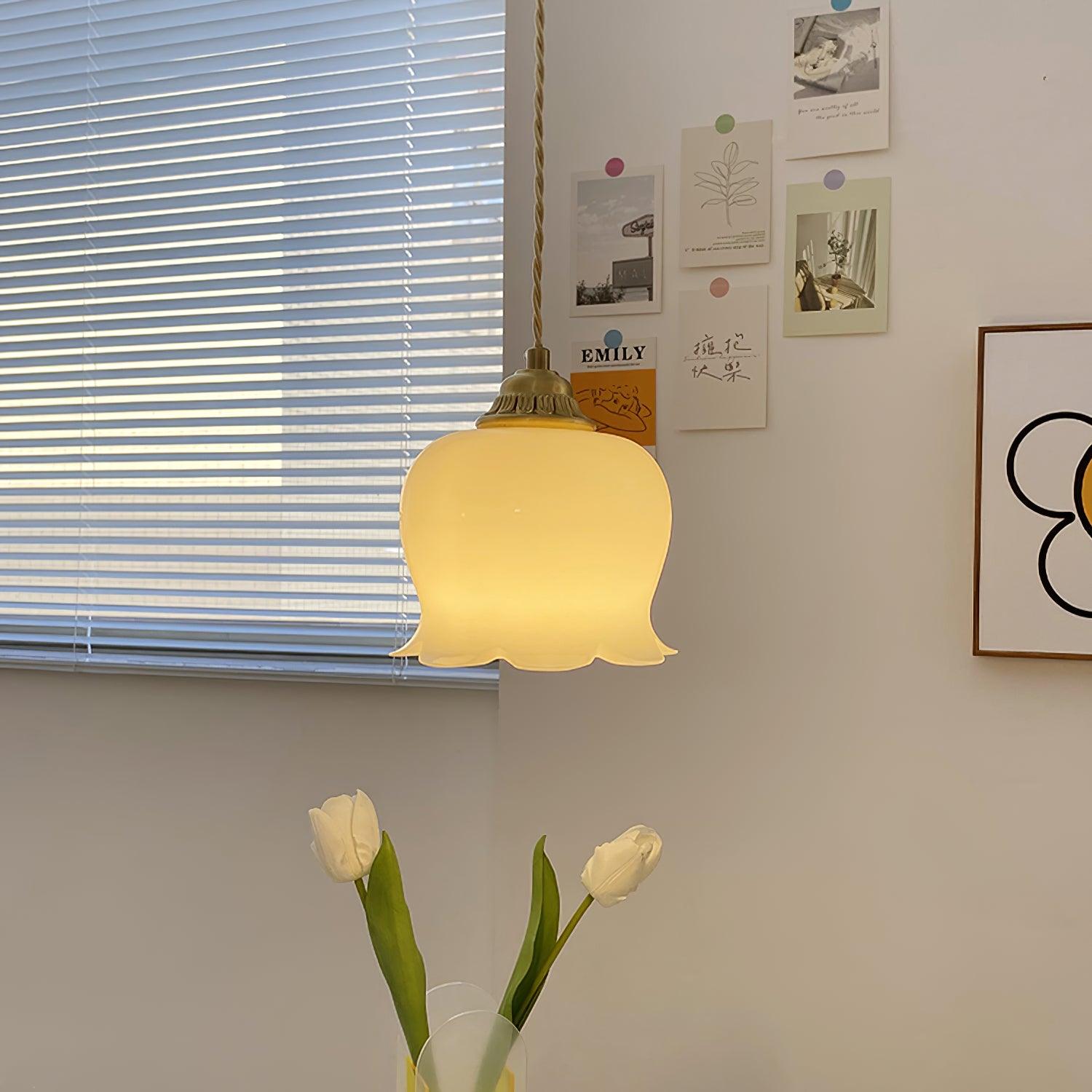 Floria – Blominspirerad Pendellampa