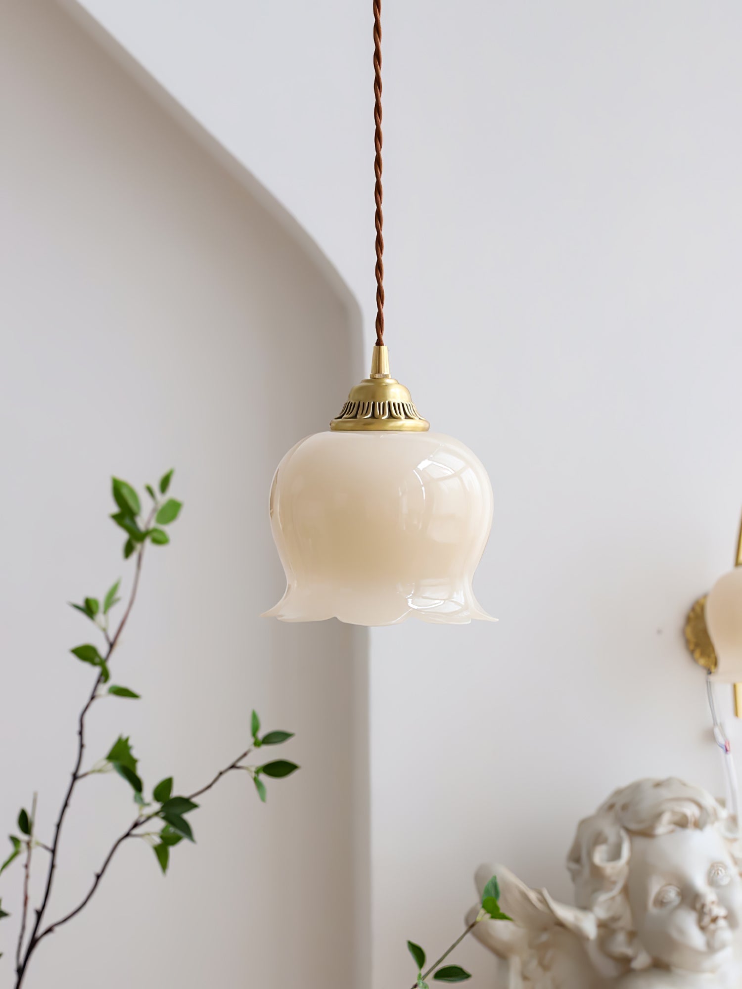 Floria – Blominspirerad Pendellampa