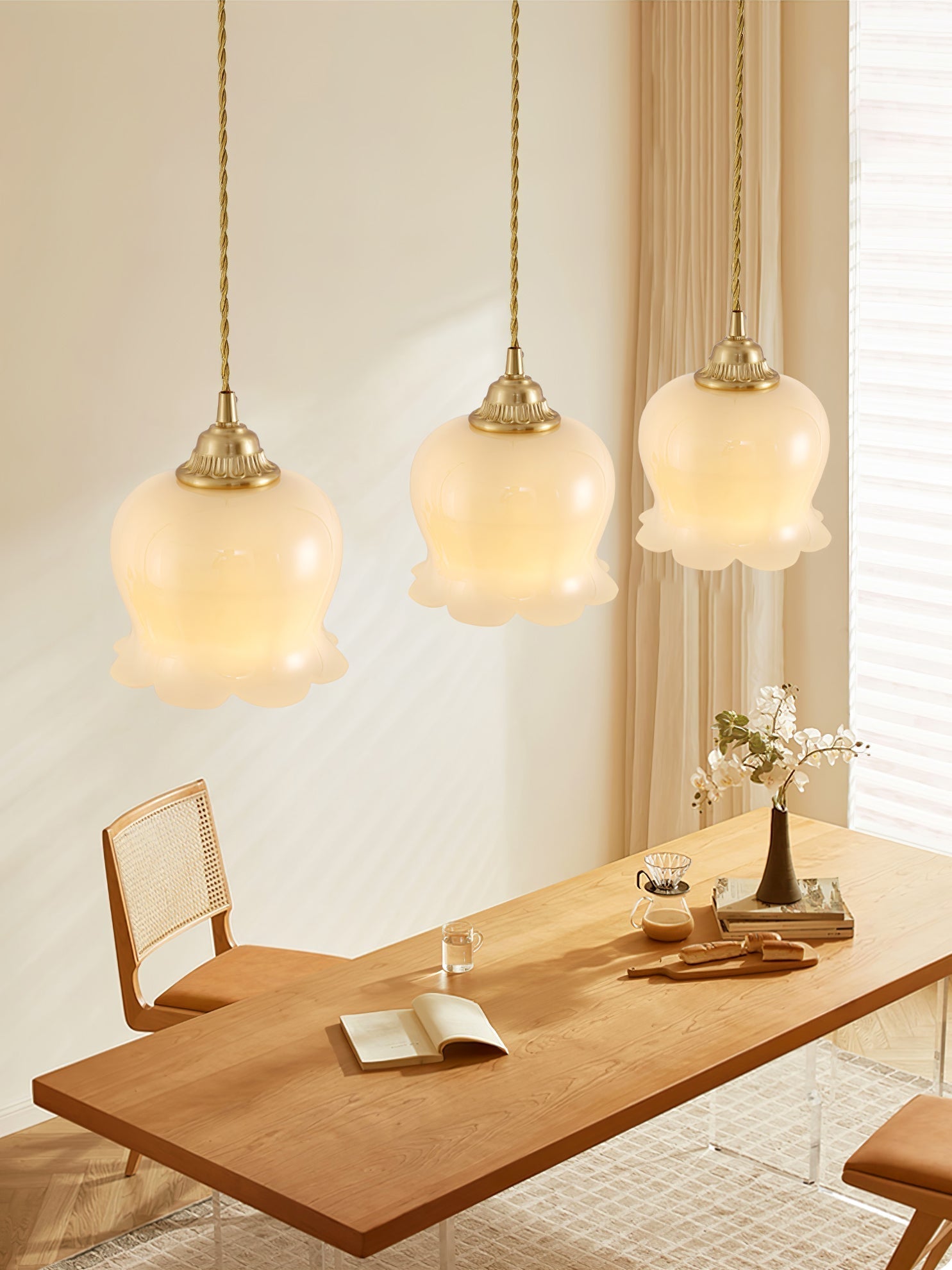 Floria – Blominspirerad Pendellampa