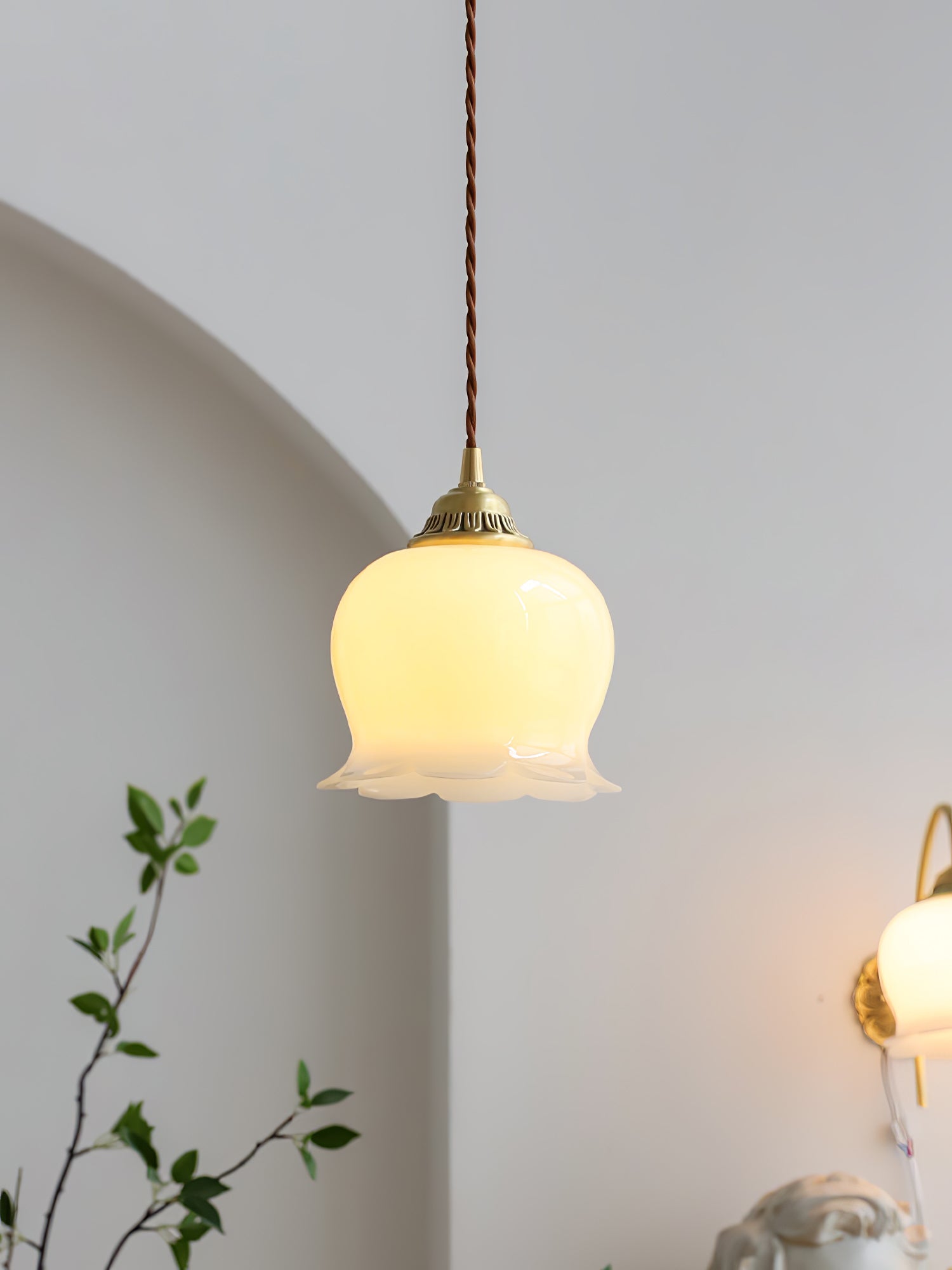 Floria – Blominspirerad Pendellampa