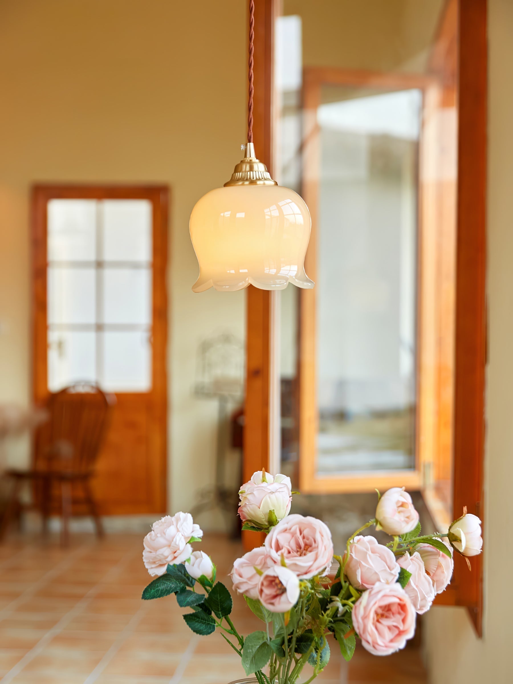 Floria – Blominspirerad Pendellampa