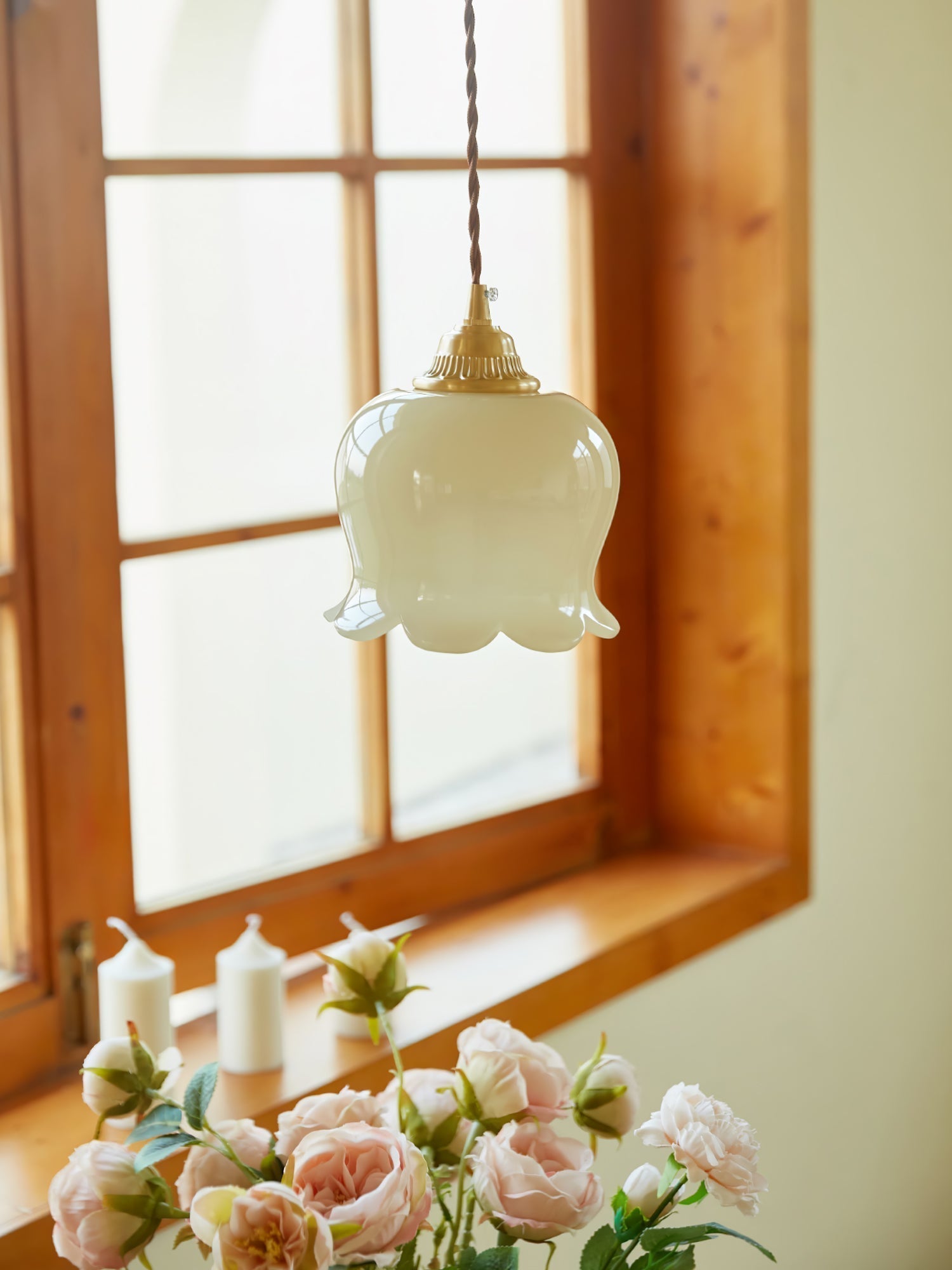 Floria – Blominspirerad Pendellampa