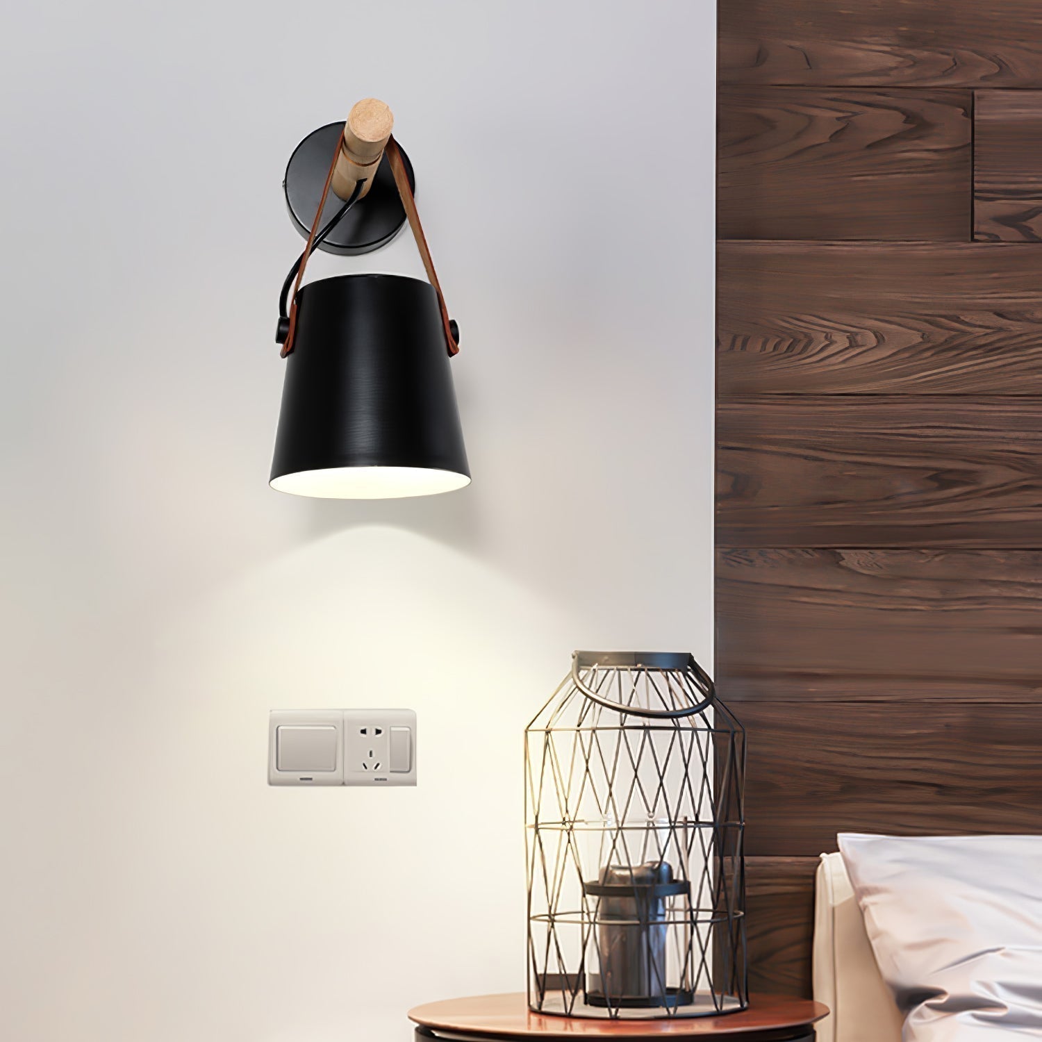 WoodCone – Konisk vägglampa i trä