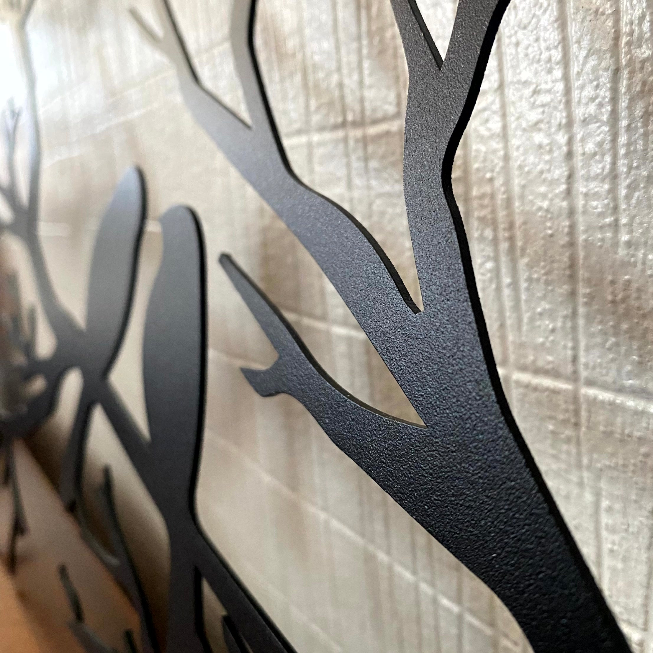 BirdGrace – Elegant Metallväggdekoration med Fågeldesign