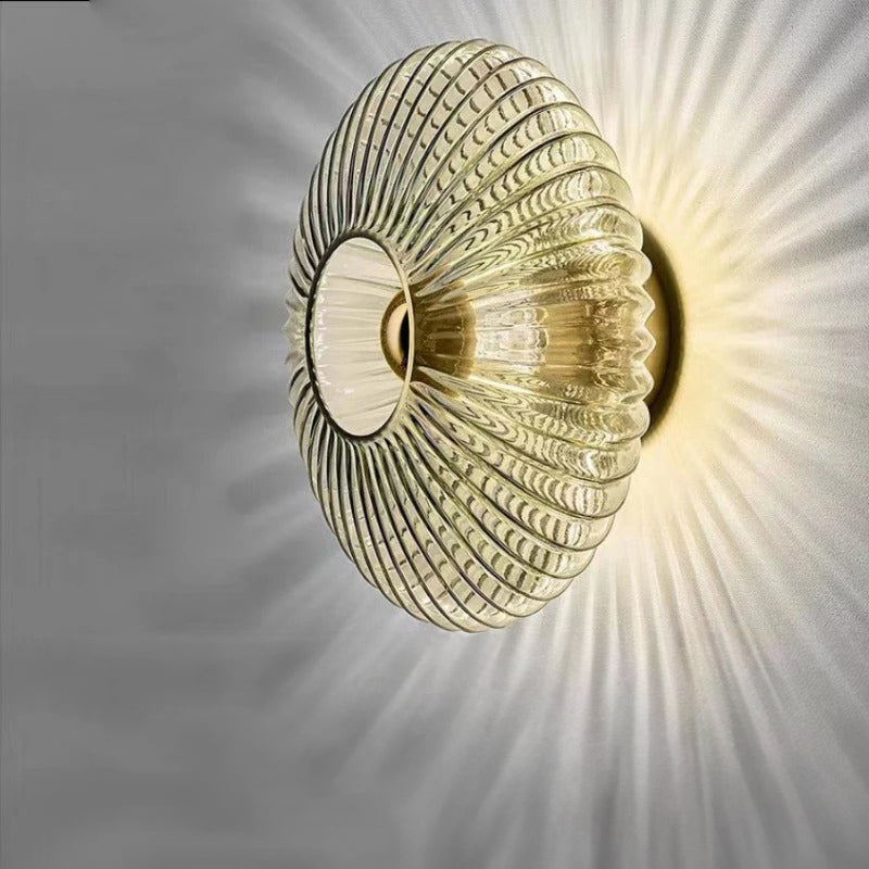 GlassAura – Elegant Vägglampa i Glas