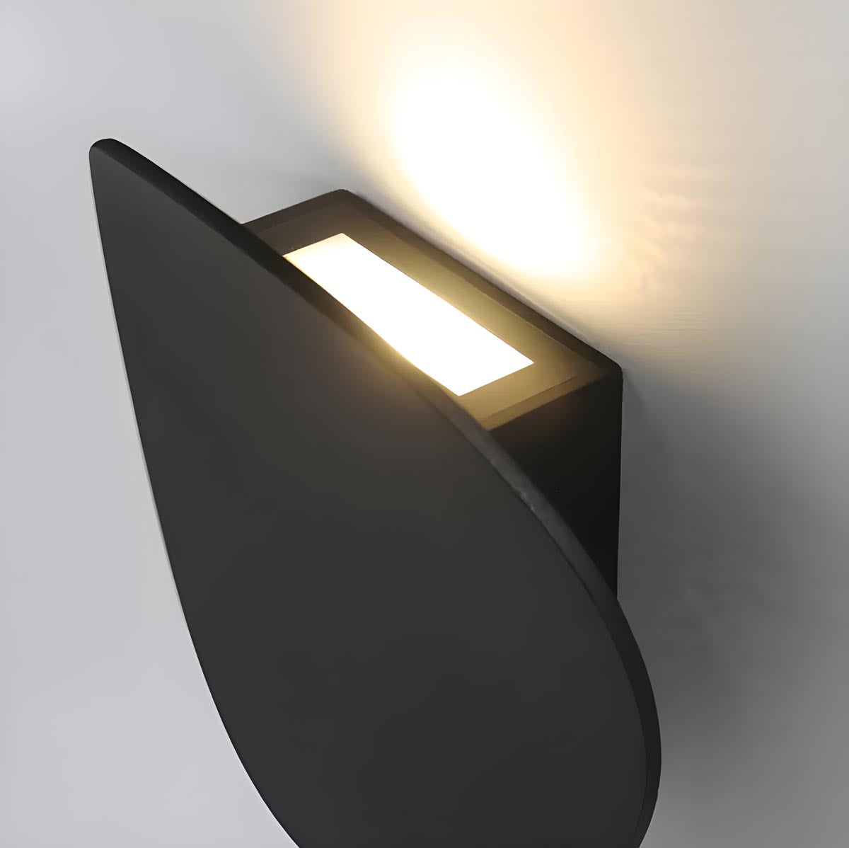 DuskLight LED – Vägglampa för nattläsning och avkoppling