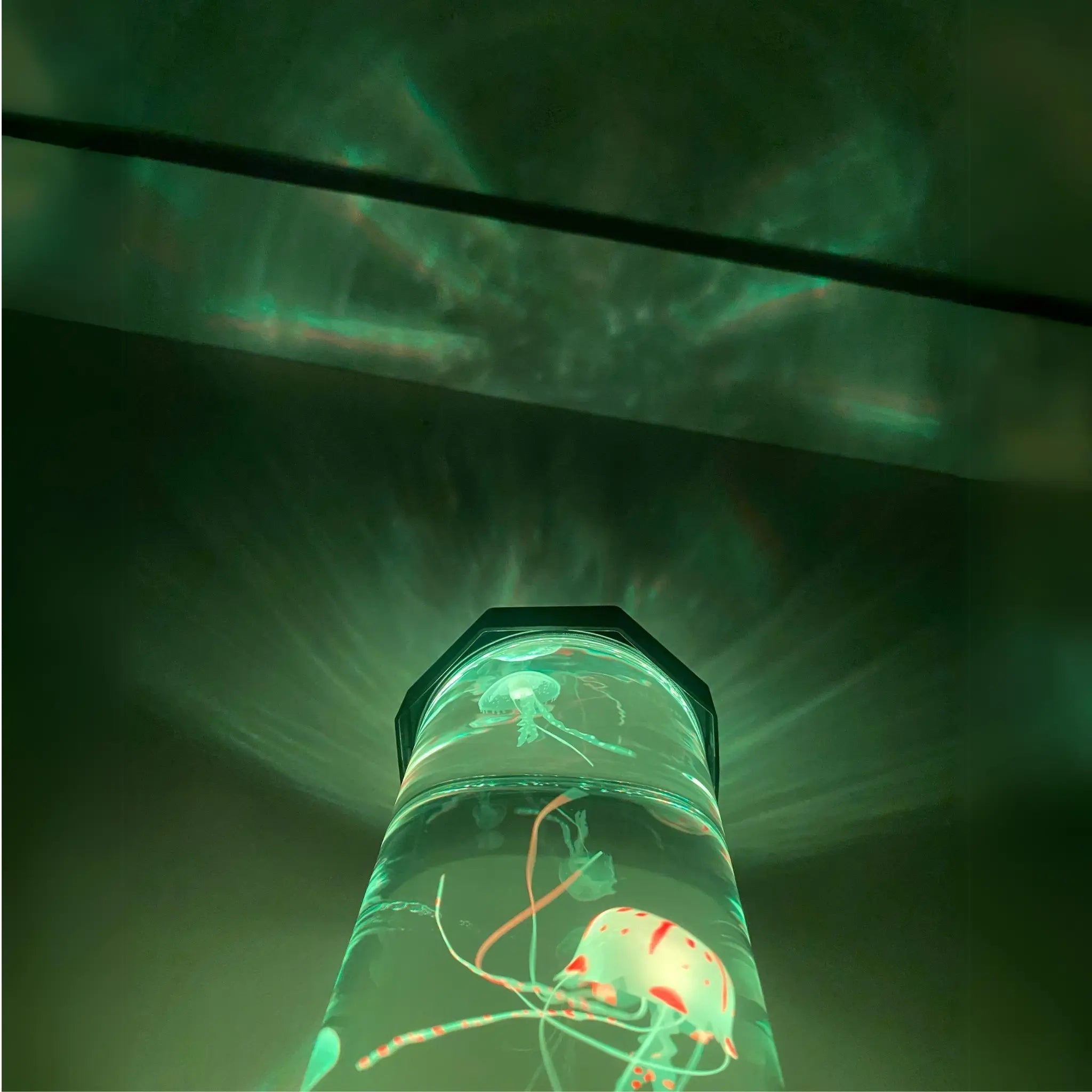 JellyWave – Rörlig Manetlampa för Magisk Atmosfär
