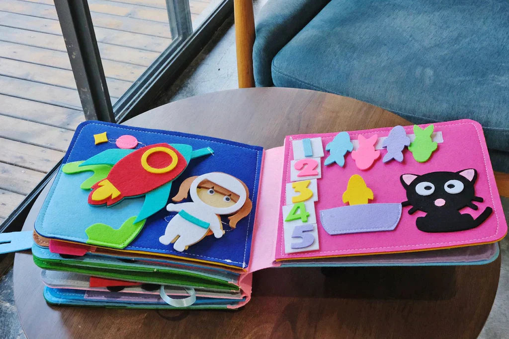Montessori-aktivitetsbok med filt – Lärande genom lek för småbarn