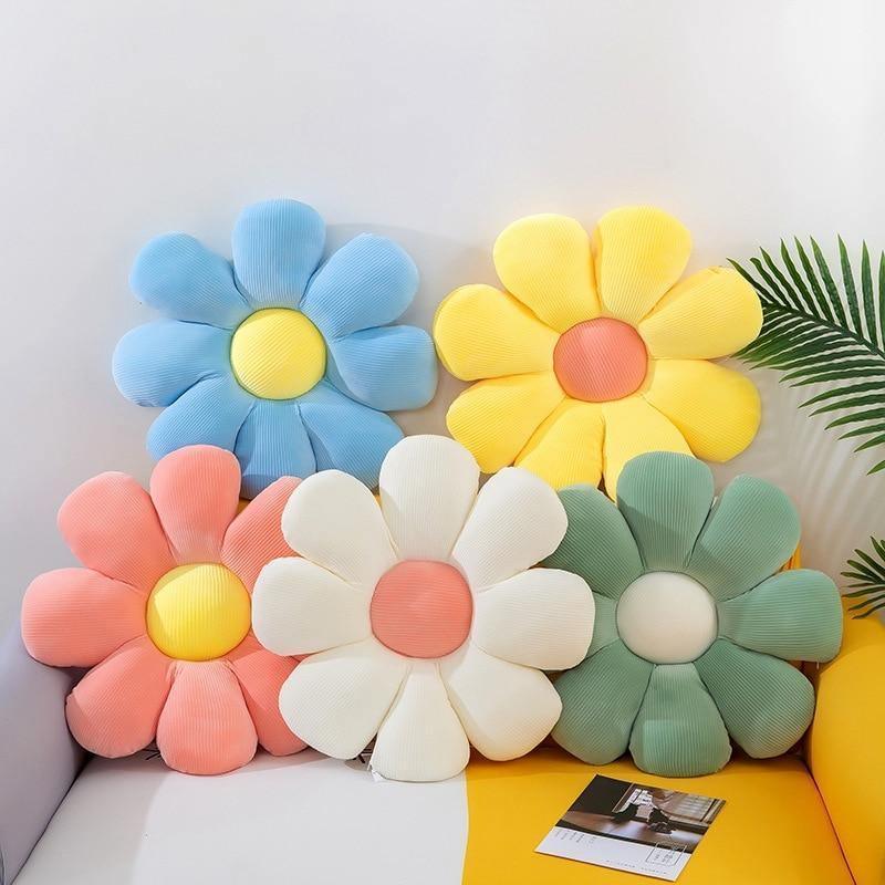 BloomCushion – Blomformad Kastkudde med Charmig Design