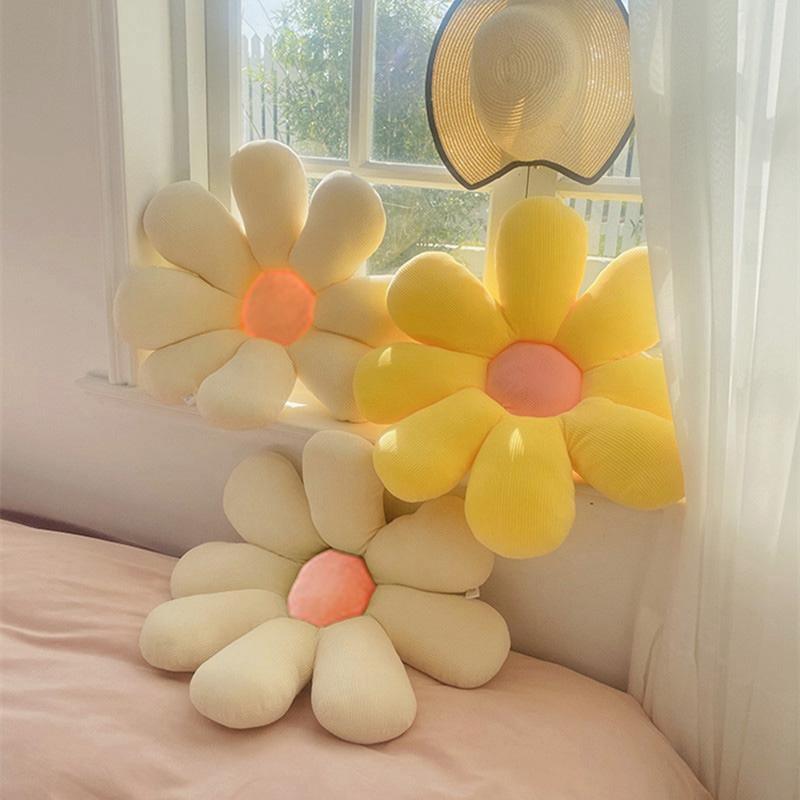 BloomCushion – Blomformad Kastkudde med Charmig Design