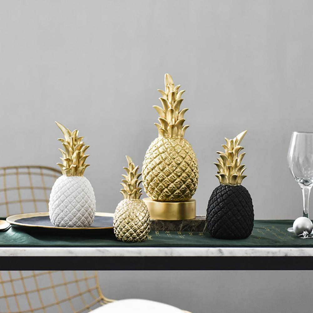TropicGleam – Glänsande Ananas Dekoration