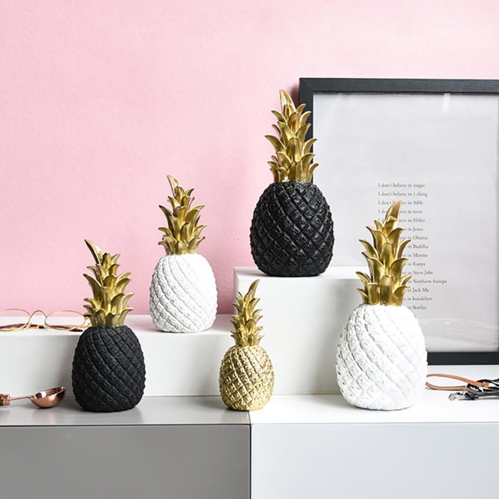 TropicGleam – Glänsande Ananas Dekoration