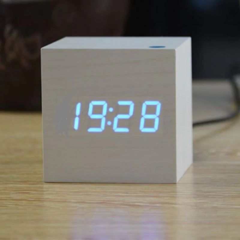 CubeTime – Modern Digital Skrivbordsklocka