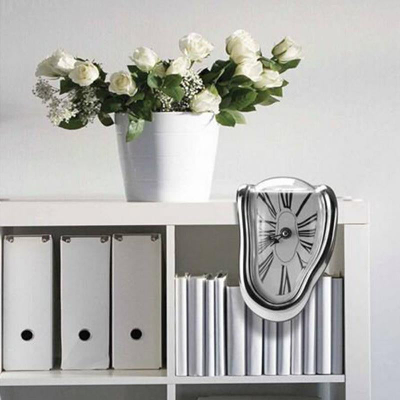 DaliTime – Smältande Klocka med Surrealistisk Design
