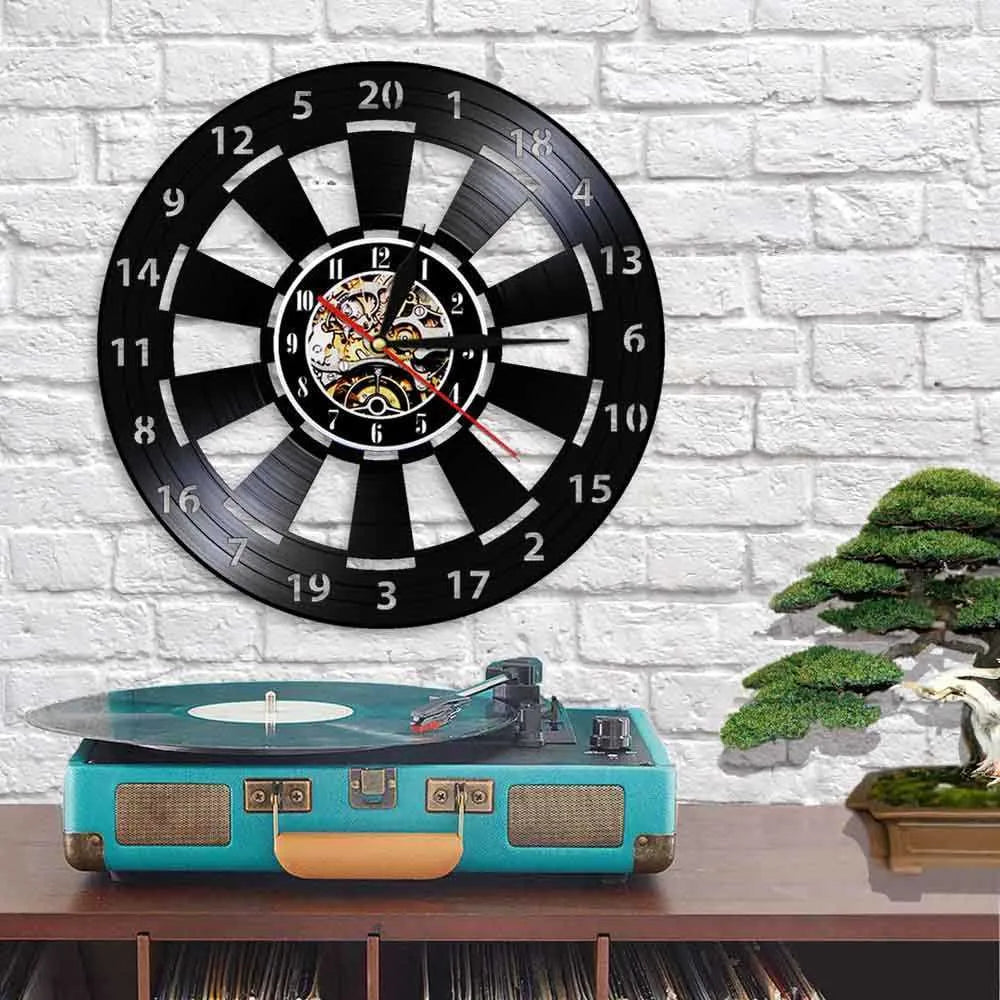 DartClock – Retro väggklocka med darttema